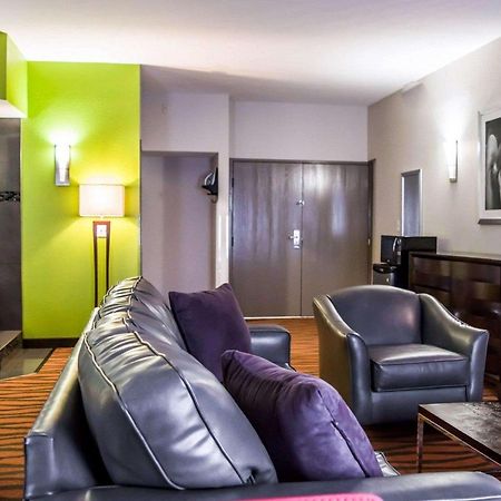Quality Suites Fort Myers Airport I-75 מראה חיצוני תמונה