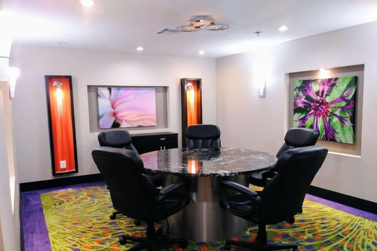 Quality Suites Fort Myers Airport I-75 מראה חיצוני תמונה
