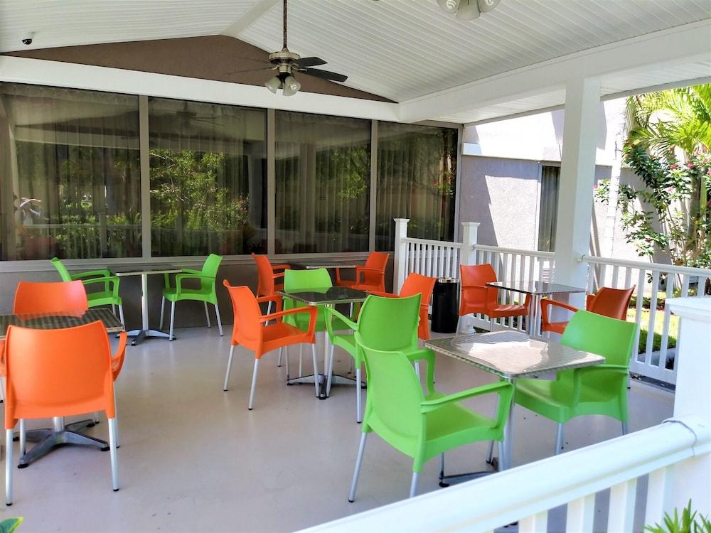 Quality Suites Fort Myers Airport I-75 מראה חיצוני תמונה