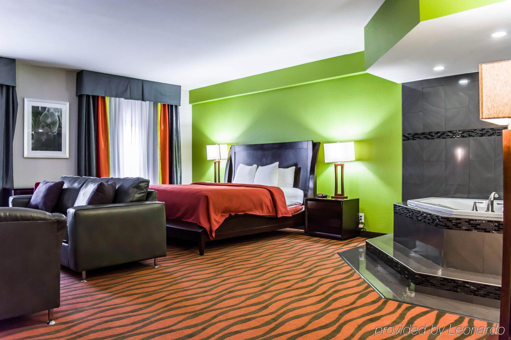 Quality Suites Fort Myers Airport I-75 מראה חיצוני תמונה