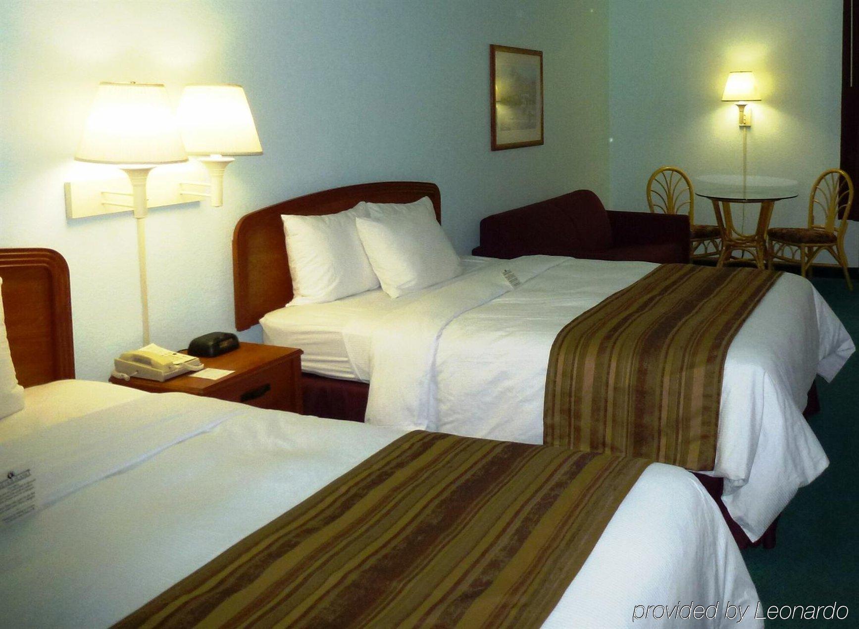 Quality Suites Fort Myers Airport I-75 מראה חיצוני תמונה