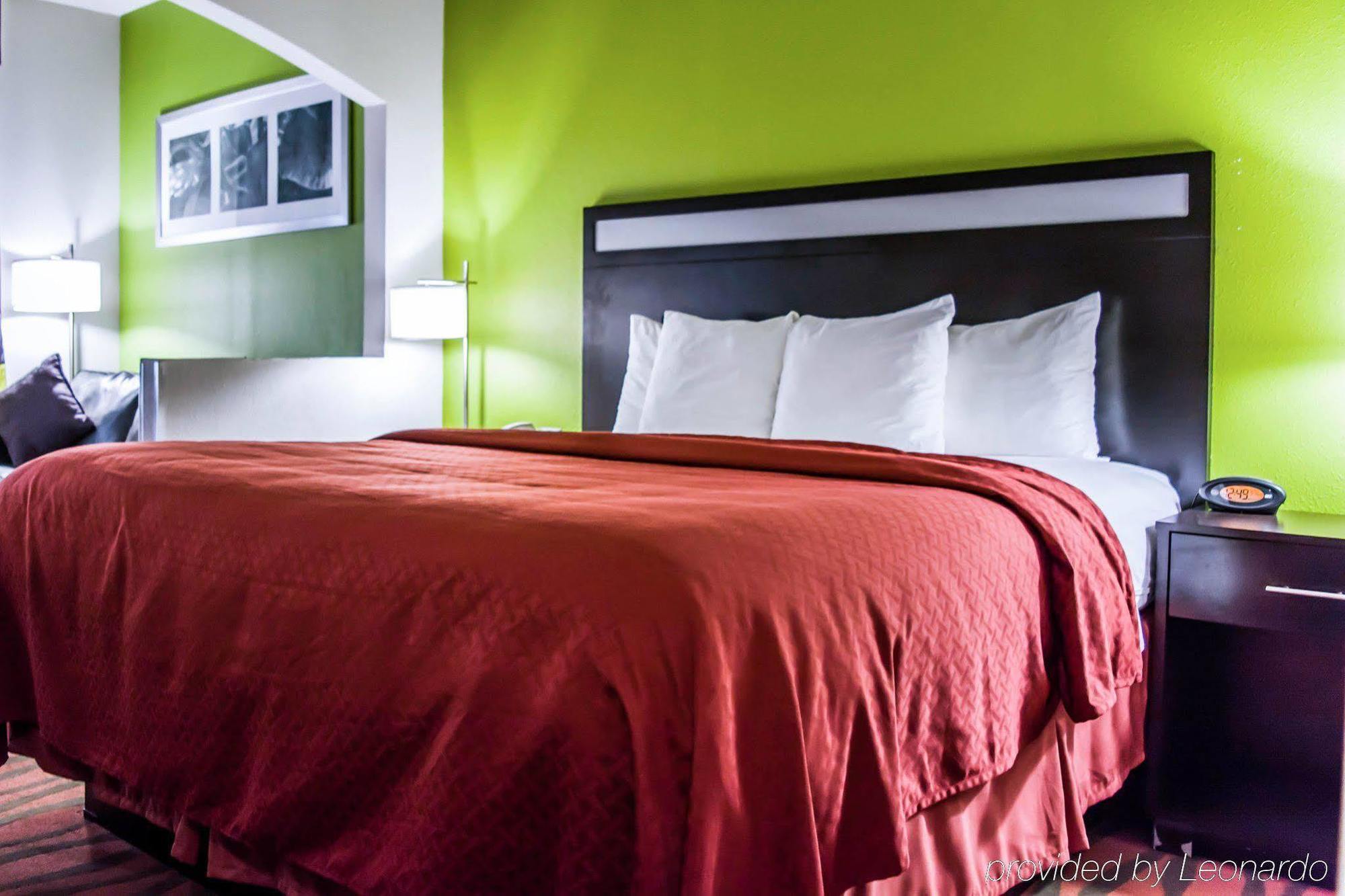 Quality Suites Fort Myers Airport I-75 מראה חיצוני תמונה