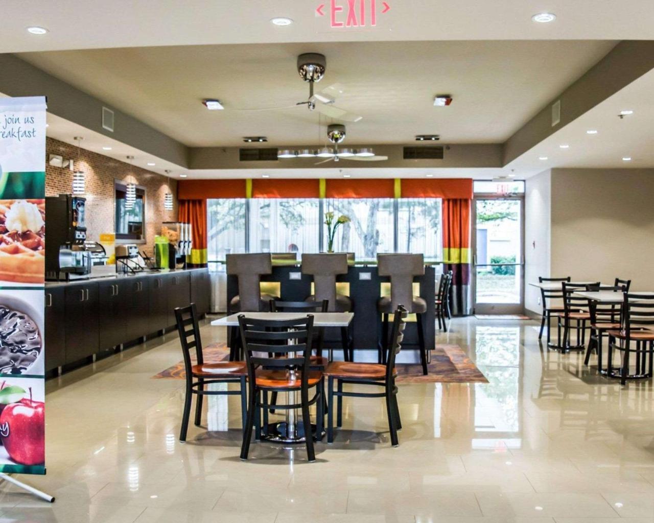 Quality Suites Fort Myers Airport I-75 מראה חיצוני תמונה